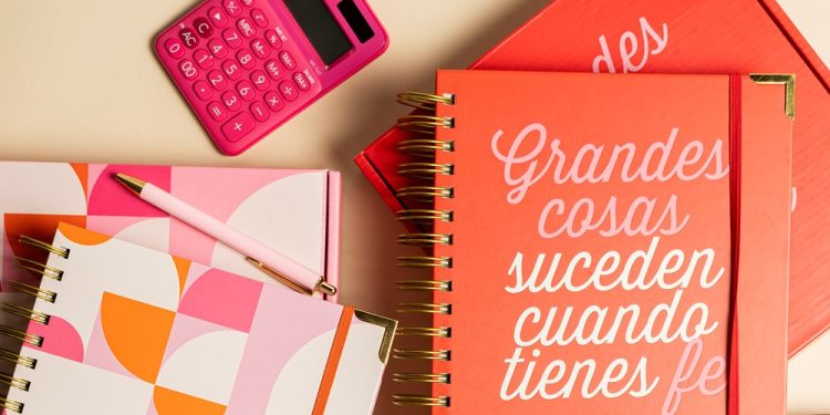 Amelie presenta agenda 2026 que invita a 365 días con intención