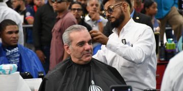 Mil peluqueros recortaron a cinco mil comunitarios en el evento nacional “Peluqueros RD 2025”