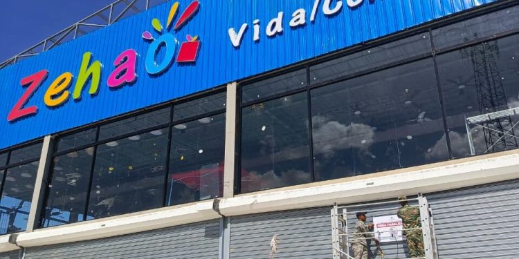 MIVED clausura Plaza Zehao en Samaná por operar sin licencia de construcción