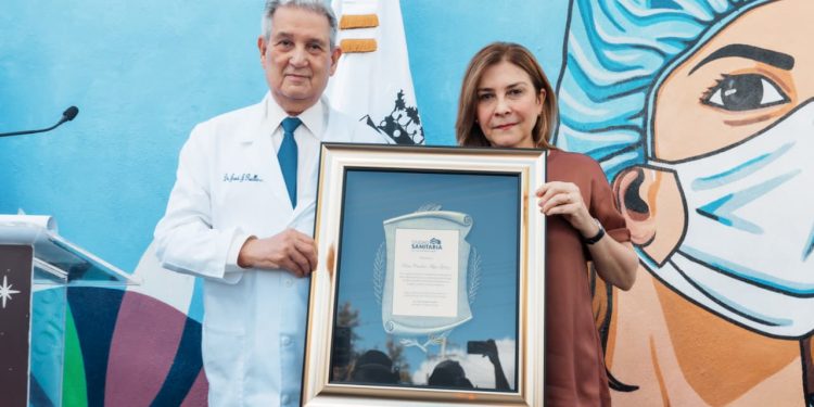 José Joaquín Puello reconoce a Carolina en la inauguración del parque lineal Ciudad Sanitaria