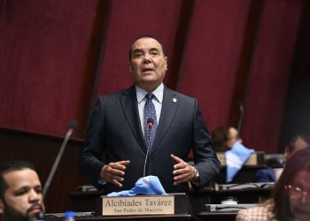 Diputado Alcibiades Tavárez advierte que el Gobierno ‘hipoteca el futuro’ con nueva deuda de RD$401 un mil millones de pesos 