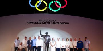 Fundación Juan Ulises García Saleta, inaugura plaza olímpica en honor al padre del olimpismo