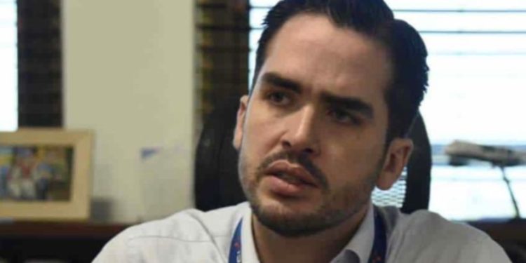 Se desborda filtrante en la parte frontal del AILA