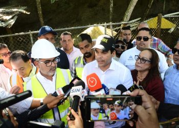 INAPA brinda apoyo a CORAASAN tras rotura de tubería en Sabana Iglesia