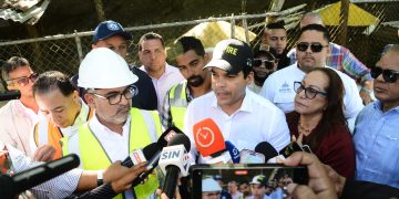 INAPA brinda apoyo a CORAASAN tras rotura de tubería en Sabana Iglesia