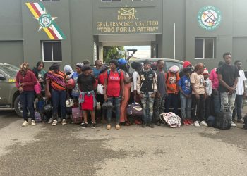 Unidades de drones del Ejército detectan a 34 haitianos indocumentados que se ocultaban en una construcción en Dajabón