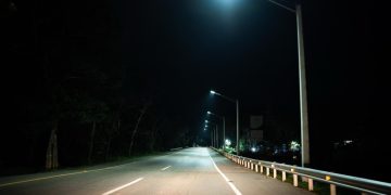 RD Vial refuerza la seguridad vial en la Autopista Duarte con moderna iluminación solar en puntos críticos