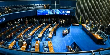 Congreso brasileño aprueba ley para rebajar la pena de cárcel de Bolsonaro