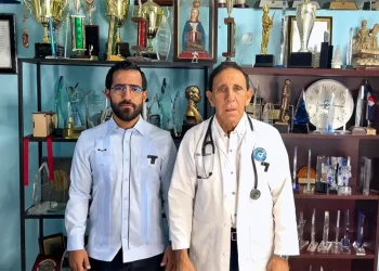 Anuncian distribución gratuita de medicamentos de alto costo: Humira, Noxafil y Zerbaxa