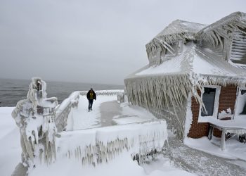 Nueva York declara el estado de emergencia ante fuerte tormenta de nieve y frío extremo