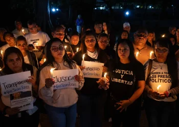 Gobierno eleva a 400 las excarcelaciones en Venezuela y ONG denuncian "dilaciones"