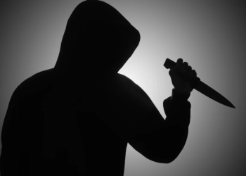 Estudiante mata a puñaladas a compañero de 18 años tras discusión por una joven