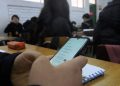 Bolivia prohíbe el uso de celulares en las aulas y fija nuevas normas para la gestión educativa 2026