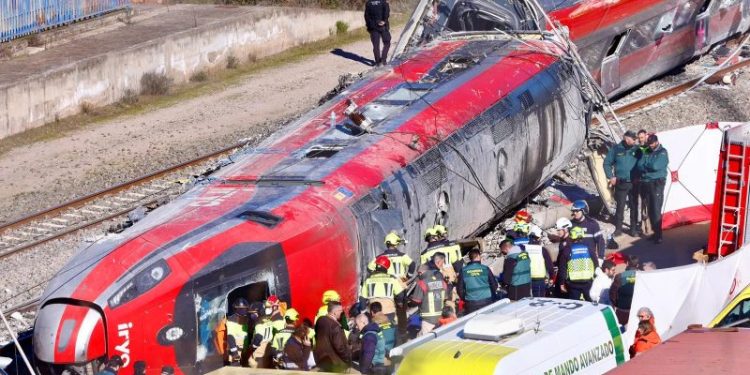 El número de muertos en el accidente de tren en Adamuz se eleva a 43