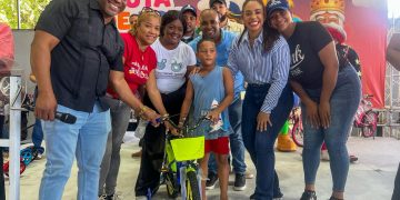 Alcaldesa Betty Gerónimo concluye entrega de más de 12 mil juguetes a niños del municipio SDN