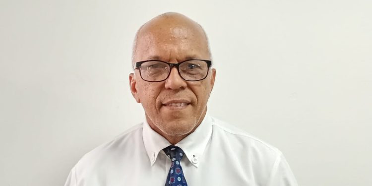 La protección de la niñez debe estar por encima de la indulgencia penal, afirma psicólogo y ensayista dominicano