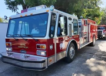 Nelson Cruz y la Fundación Boomstick23 entregan camión de bomberos a Las Matas de Santa Cruz