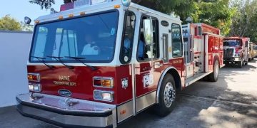 Nelson Cruz y la Fundación Boomstick23 entregan camión de bomberos a Las Matas de Santa Cruz