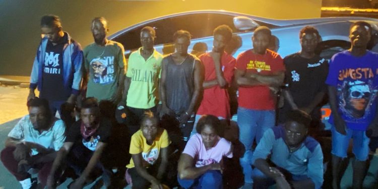 Ejército intercepta vehículo con 13 haitianos en condición migratoria irregular en Mao