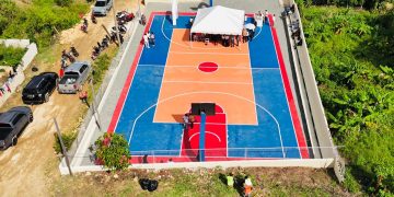 Alexander “El Hijo del Pueblo” hace historia en La Otra Banda con entrega dos canchas totalmente reconstruidas