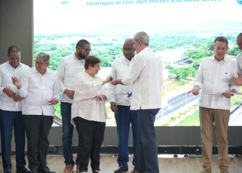 Presidente Abinader continúa expansión de la UASD