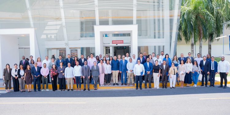 Melba Segura de Grullón, Persio Maldonado Jr, Luis Cruz Jiminian, Marcos Díaz, y destacados líderes nacionales forman parte del jurado evaluador del Premio Nacional de la Juventud 2026