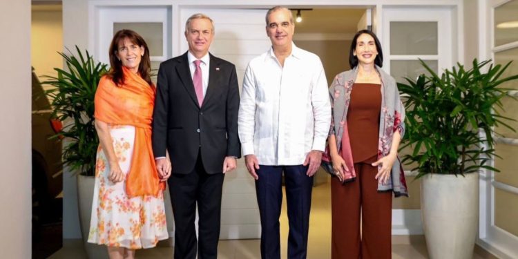 Abinader recibe en Santiago al presidente de Chile, José Antonio Kast