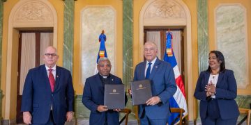 Presidencia de la República fortalece el desarrollo del sur profundo con acuerdo para financiar 300 becas universitarias