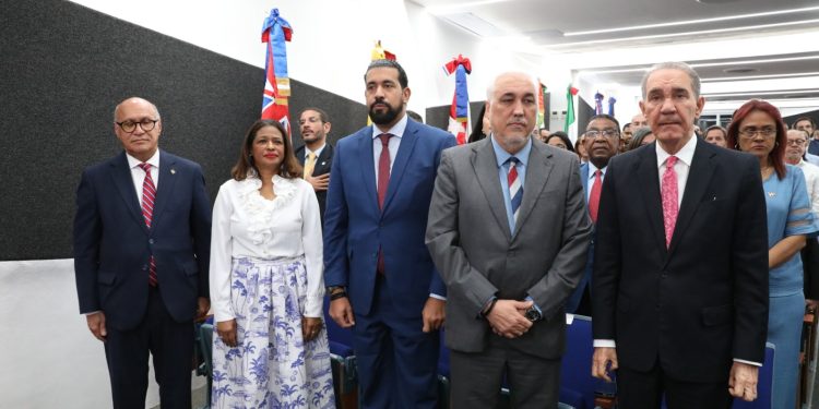 Gobierno invierte en el futuro: cerca de 2, 000 becas internacionales que priorizan formación en áreas STEM 