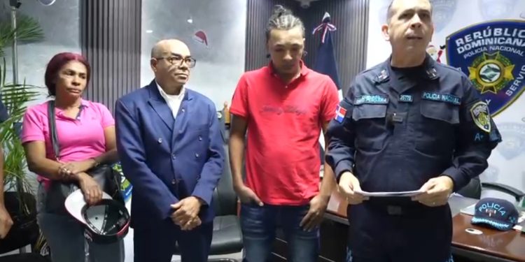 Policía Nacional informa entrega de hombre señalado en homicidio de una mujer en Gualey, DN