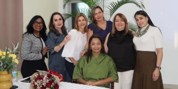 La chef Elvia Zarzuela publica su libro “Cocina saludable para todos”