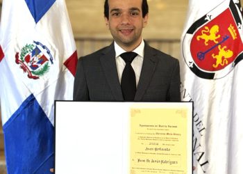 Alcaldía del Distrito Nacional reconoce a René Rodríguez como Joven Destacado