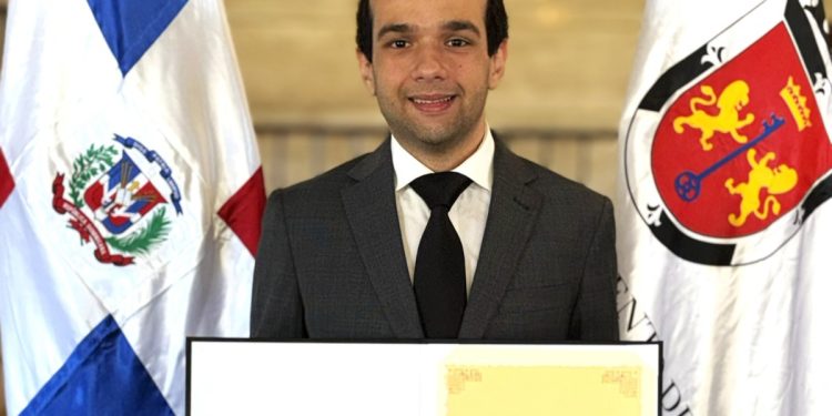 Alcaldía del Distrito Nacional reconoce a René Rodríguez como Joven Destacado