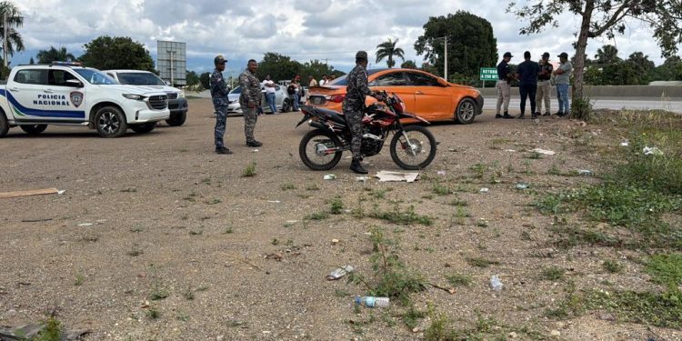 Desaparecen dos jóvenes ruteros de Nagua; hallan su vehículo con sangre y casquillos en Santiago