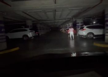 Reportan apagón en parqueos de la plaza Sambil