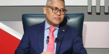 Carlos Peña define como acto de cobardía posición de Leonel Fernández frente a Venezuela y Nicolás Maduro
