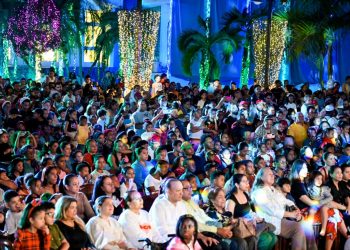 Más de 366 mil personas visitaron el recorrido navideño “Encantus” en el Palacio Municipal de Santiago