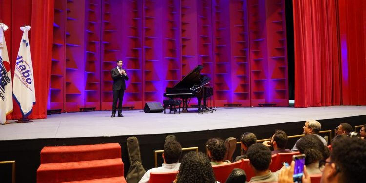 Michel Camilo imparte clase magistral en el marco del programa Berklee Santo Domingo 2026