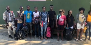 Ejército detiene a doce nacionales haitianos en condición migratoria irregular en Valverde