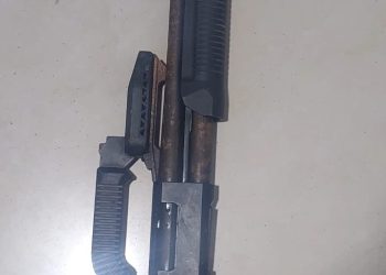 Policía detiene joven de 19 años con una escopeta ilegal en Pedro Brand