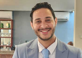 Cirujano Alfredo Brito impulsa la mamoplastia de reducción como cirugía de salud en la República Dominicana