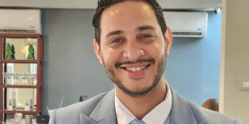 Cirujano Alfredo Brito impulsa la mamoplastia de reducción como cirugía de salud en la República Dominicana