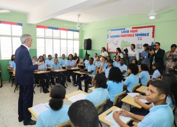 Presidente Abinader da seguimiento a la docencia de Educación Moral, Cívica y Ética Ciudadana y destaca su aporte a la formación de mejores ciudadanos y dominicanos