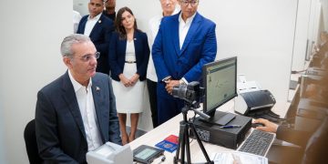 Dirección General de Pasaportes inicia implementación del nuevo pasaporte electrónico dominicano