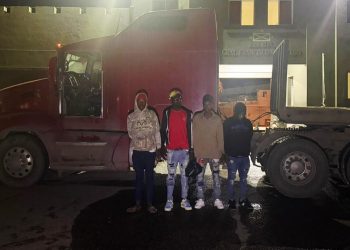 Ejército detiene a ciudadano dominicano que transportaba haitianos indocumentados ocultos en patana en Dajabón
