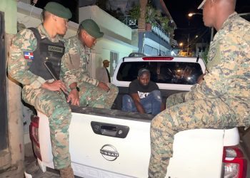 Ejército y DGM realizan operativo de interdicción migratoria y detienen 153 haitianos indocumentados en Constanza