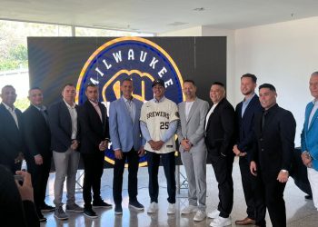 Firma como Pick 1 de Milwaukee por US1.6 MM el talentoso Diego Frontado, de academia dominicana HYL