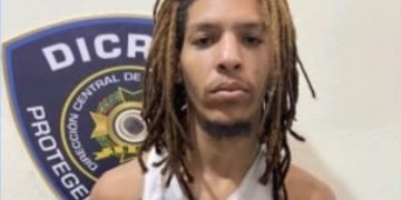 DICRIM apresa a dos personas en flagrante delito con sustancias ilícitas y armas durante operativos en Jimaní y Neyba