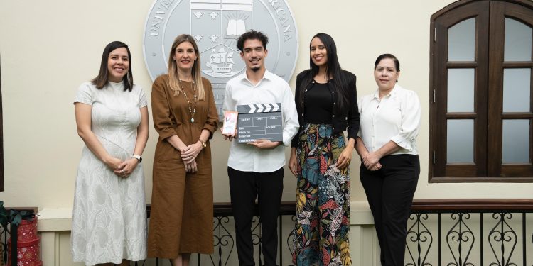 Estudiante Escuela Comunicación y Cine de UNIBE obtiene premio en el V Festival de Cine Escolar Raúl Ruiz en representación de RD