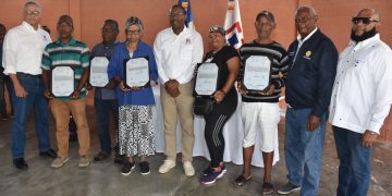UTECT impacta la provincia Barahona con entrega de títulos de propiedad en Tamayo y Vicente Noble